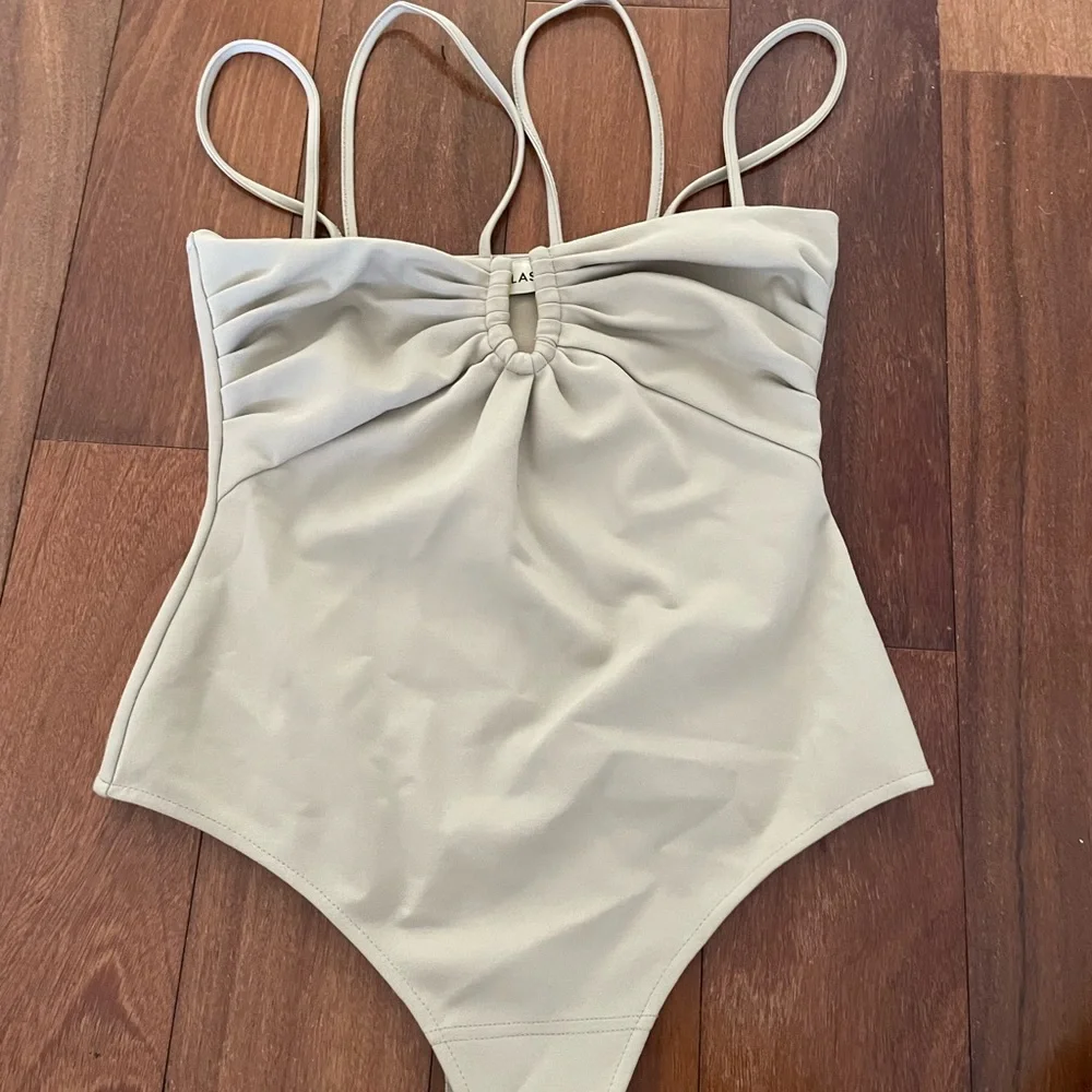 Nicholas Joan Biege Bodysuit (small) - Picture 5 of 6
